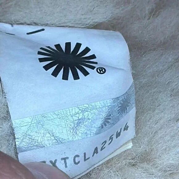 Ugg Alena Slippers Moccasins Women’s Size 8 - Picture 13 of 13